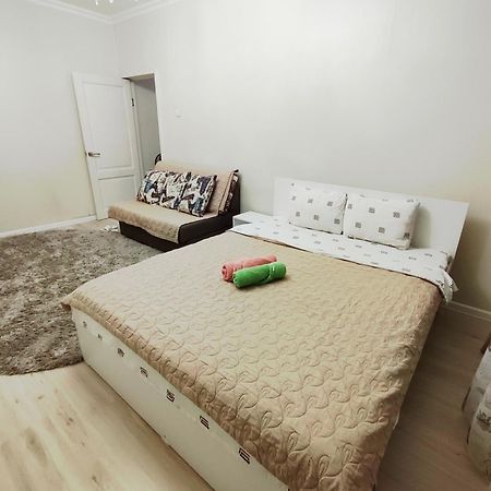 Appartamento Марина 3 Almaty Esterno foto